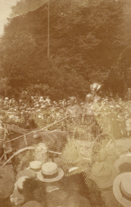 222669 Afbeelding van de maskeradeoptocht met als thema Ichnaton, ter gelegenheid van het 58e lustrum (290-jarig ...